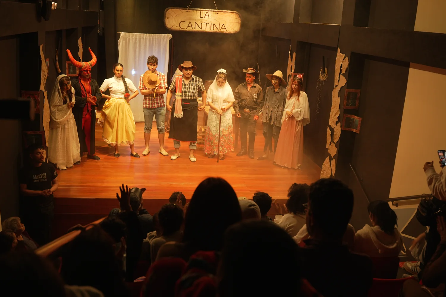 Público y agrupaciones durante el Festival Al Acto Fest